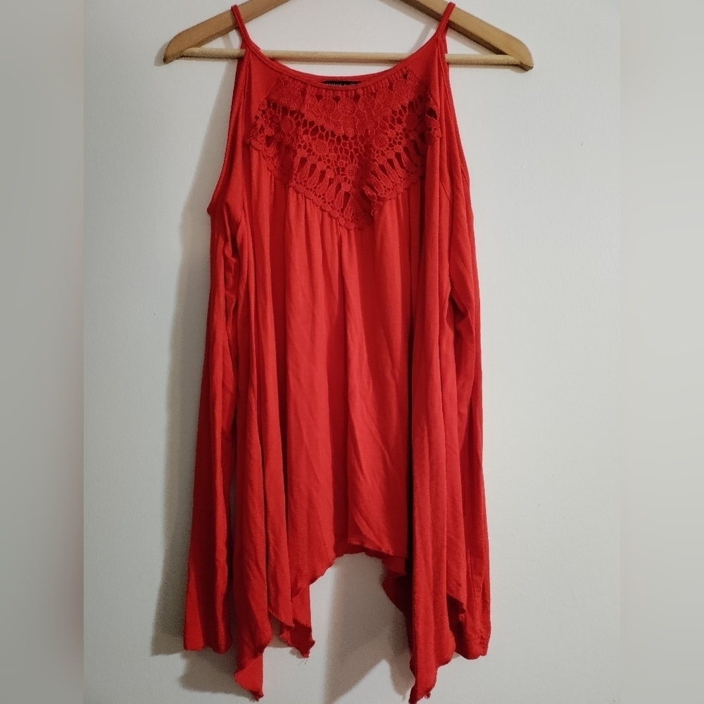 Miholl Red Cold Shoulder crochet accent Top Sz M